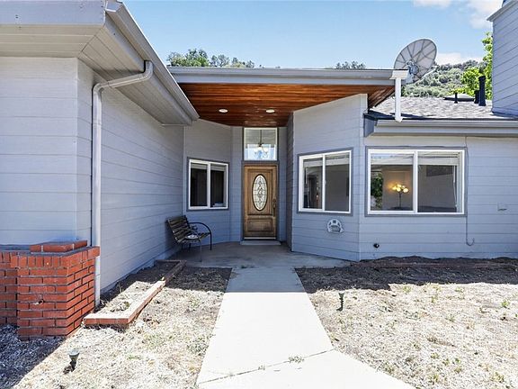 3rd image of 29560 Butterfield Way