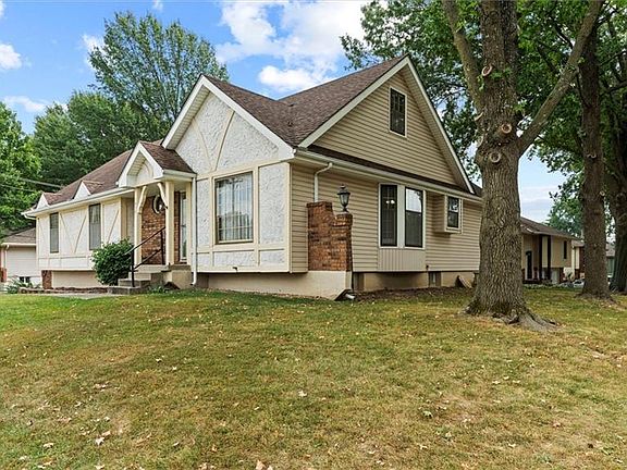 4th image of 16301 E Cogan Dr