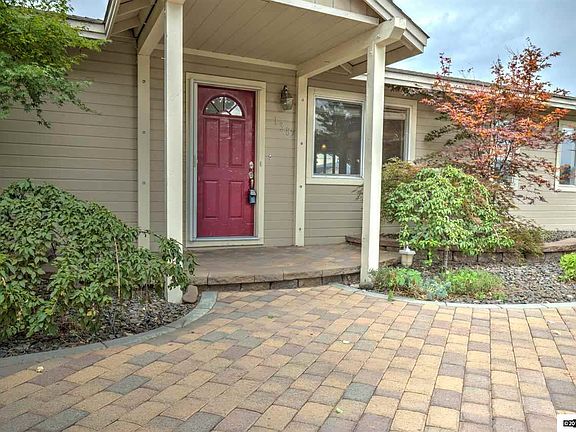 3rd image of 1385 Langley Dr