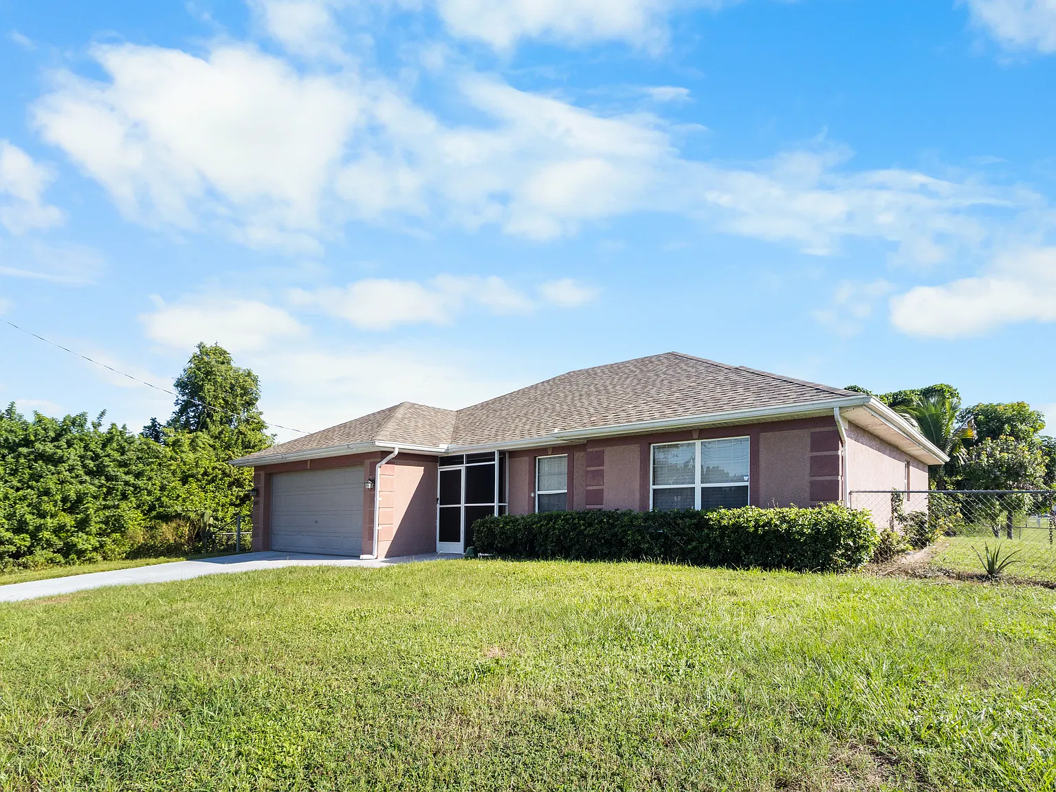 4 bed, 1590 sqft, $1,850 — Photo 2