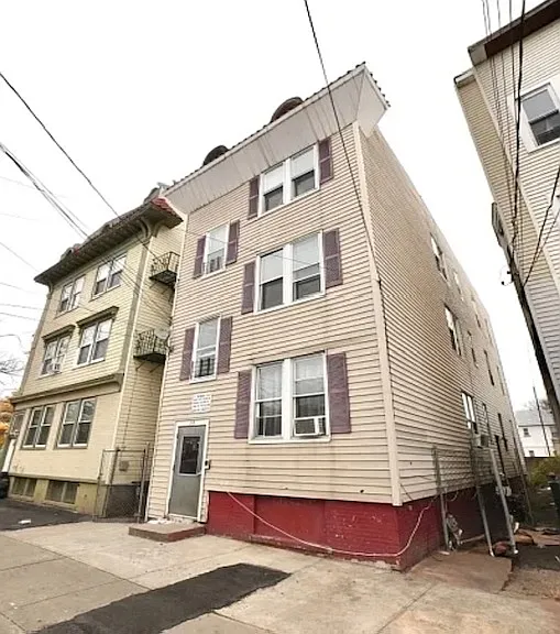 20 Stuyvesant Ave #1 — Photo 1