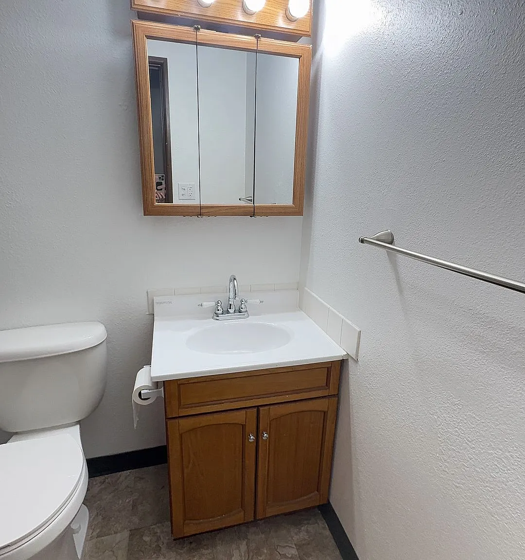 Neighborhood Charm, Park Views, and No Utility Bills - Only Minutes from Fargo/Moorhead — Photo 4