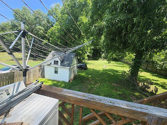 26th image of 604 Windsor Ave