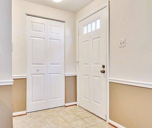 2nd image of 7611 Jordon Hollow Ct