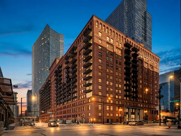 165 N Canal St APT 518, Chicago, IL 60606