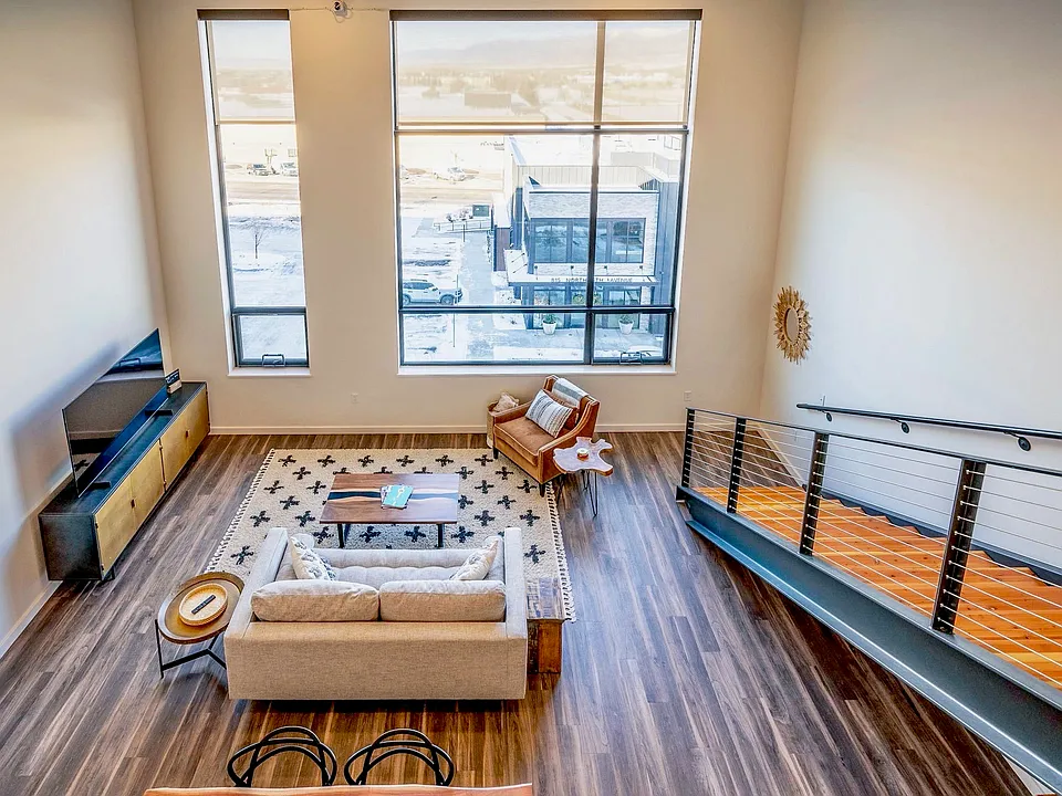 515 W Aspen St #318