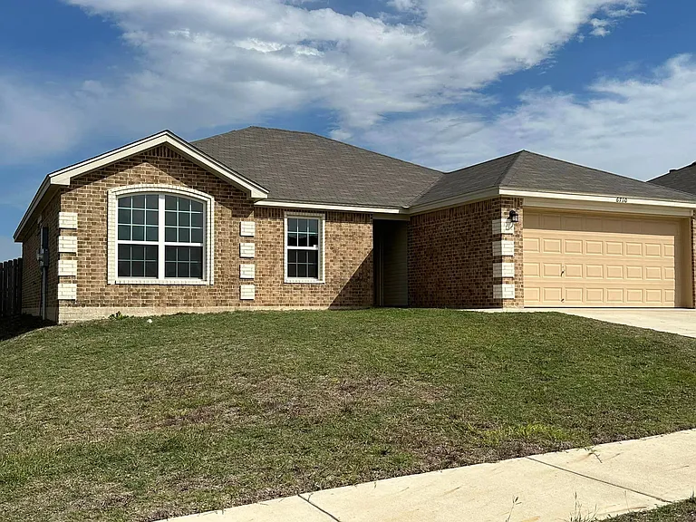 6710 Keechi Valley Dr — Photo 1