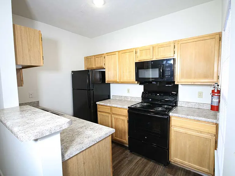Limestone Crossing Apartments — Photo 1