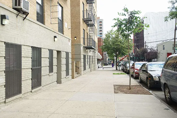 Rented by Norman Raindel, LREB | media 47