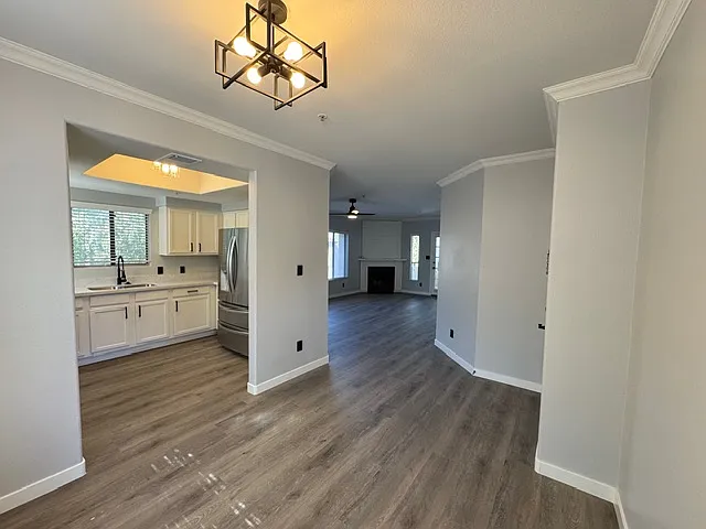 3 bed, 1220 sqft, $2,500 — Photo 2