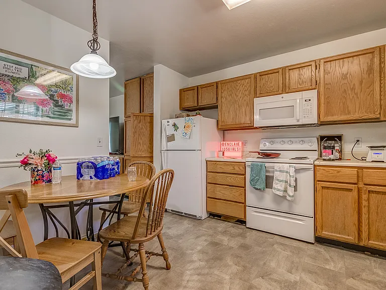 642 N 200 E #105 — Photo 5