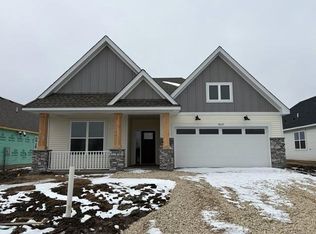 7637 Swan St, Lino Lakes, MN 55014