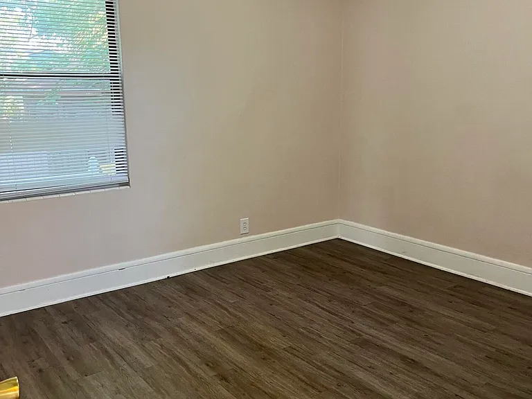 5105 Hollycrest Dr — Photo 7
