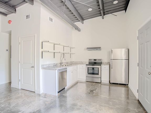 5th image of 728 Desire St #D