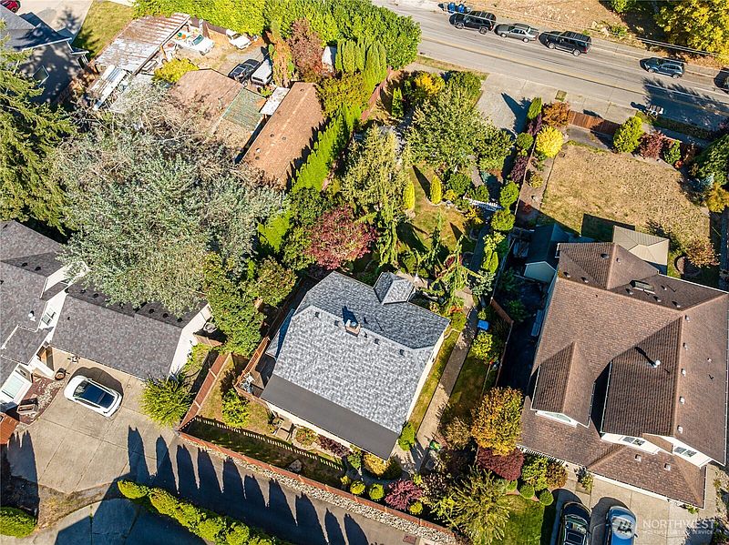 5th image of 8012 Vernon Road