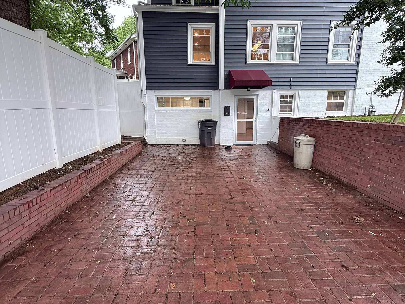 2 bed, 1100 sqft, $1,600 — Photo 1