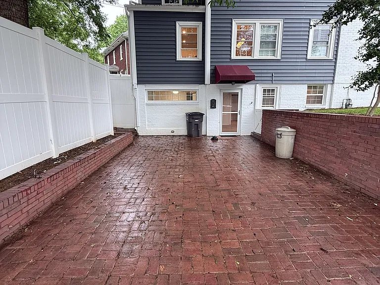 138 N Hawthorne Rd #1 — Photo 1