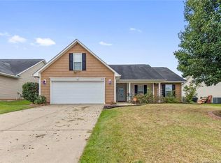 1239 Chimney Swift Dr, Fayetteville, NC 28306