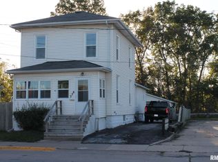 326 4th St W, Milan, IL 61264