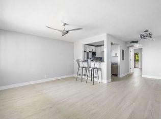 400 Village Green Cir UNIT 310, Palm Springs, FL 33461