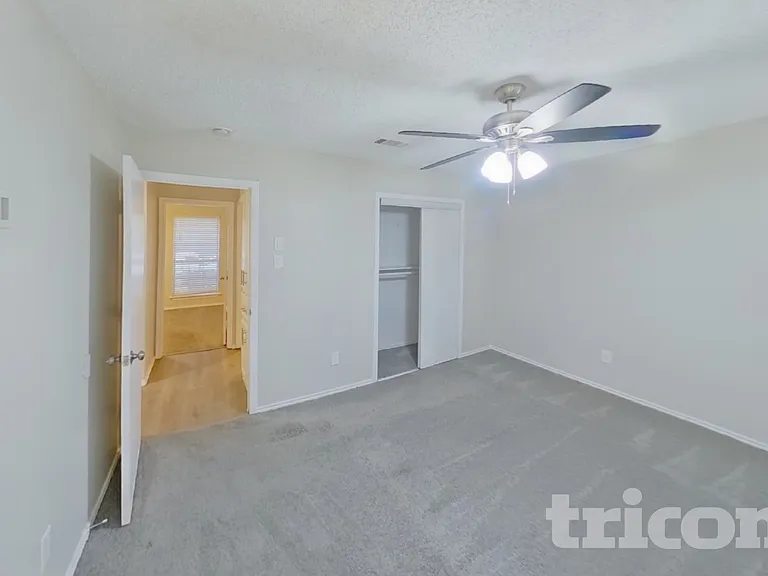 3910 Lillie St — Photo 8