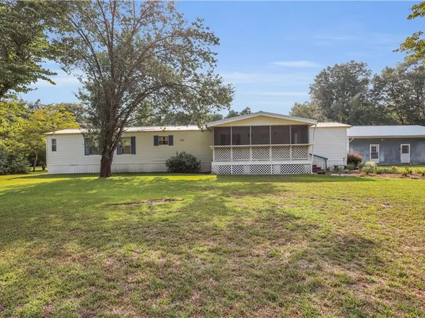 99 Pioneer Rd, Jesup, GA 31545