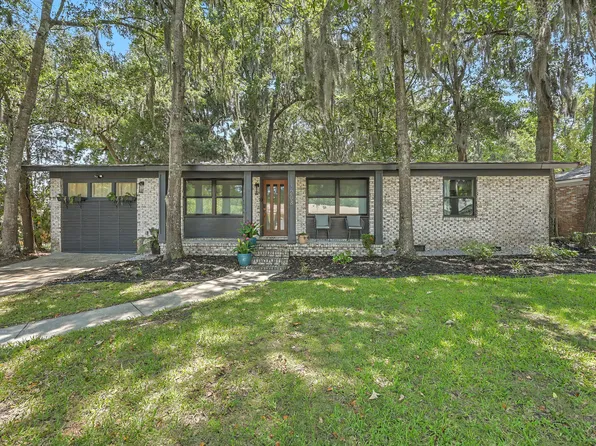 1203 Valley Dr, Hanahan, SC 29410