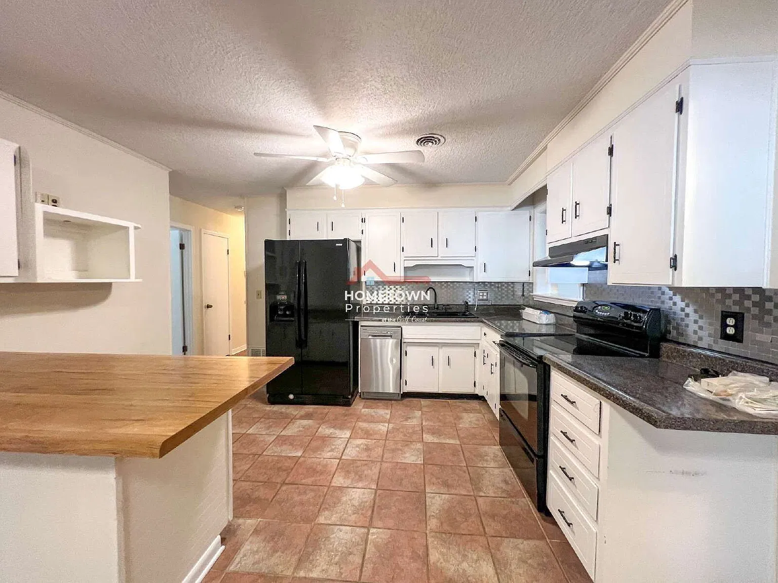 4 bed, 2.0 bath, 1525 sqft, $1,750 — Photo 3