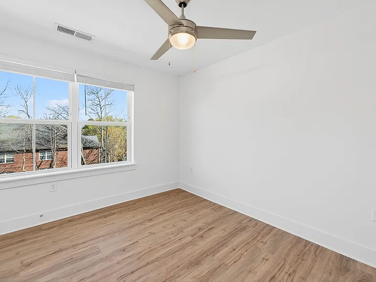 The Addenbrook Apartments — Photo 14
