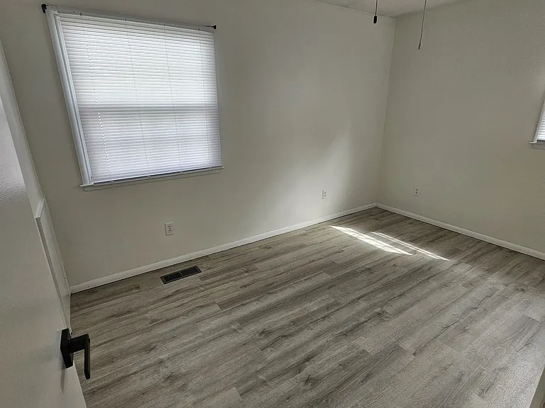 1248 Birchview Dr — Photo 5