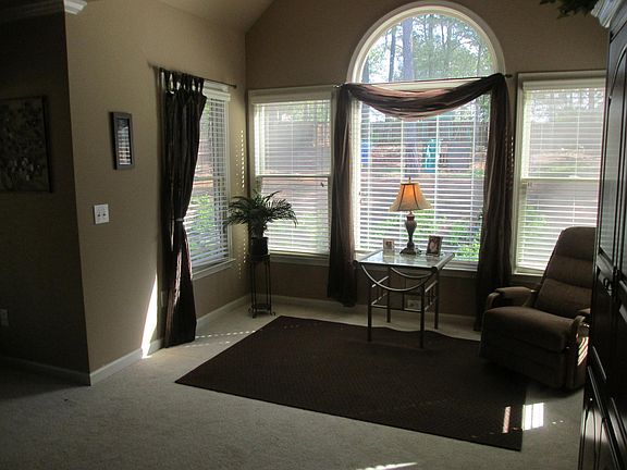 Master sitting area