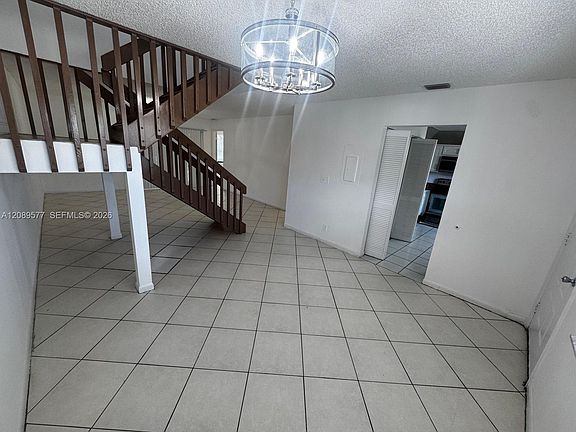 4th image of 16413 Grape Way #16413