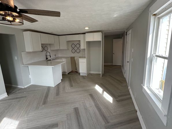 272 Lisbon St UNIT 3, Lisbon, ME 04250
