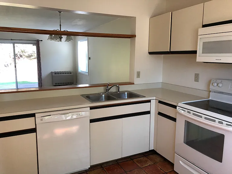 9 Overlook Dr — Photo 5