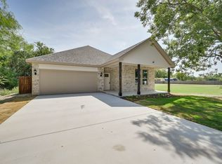 2217 W #R, Fort Worth, TX 76105