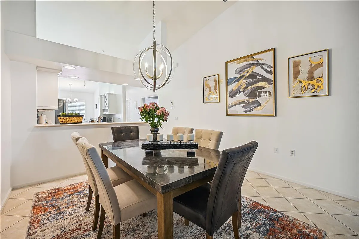2 bed, 1351 sqft, $3,500 — Photo 1