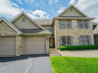 1077 Lakewood Ct #1, Schererville, IN 46375