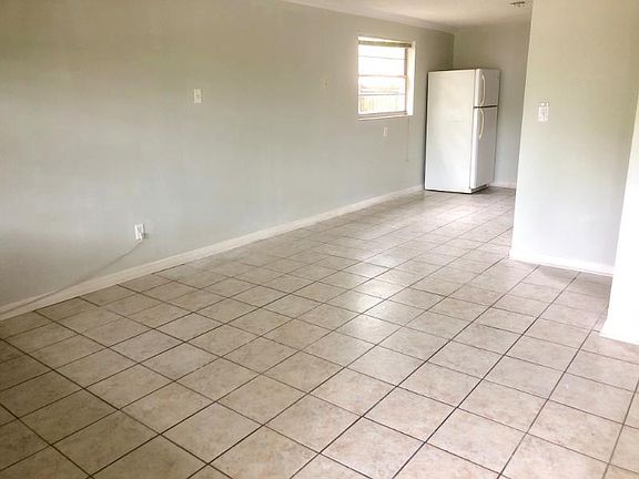 2nd image of 9801 N Aster Ave #Ab