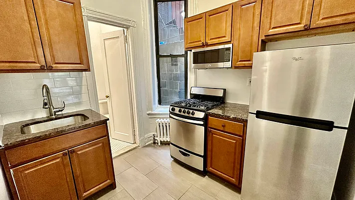 Rented by HOLTON REAL ESTATE INC. | media 2