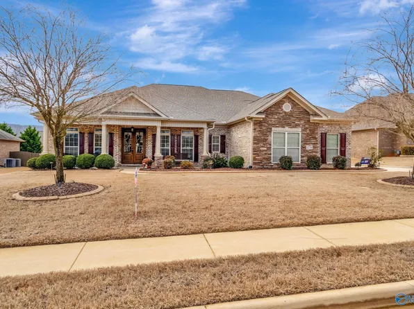 4736 Autumn Dusk Dr SE, Owens Cross Roads, AL 35763