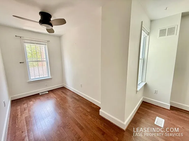 2333 17th St NW — Photo 21