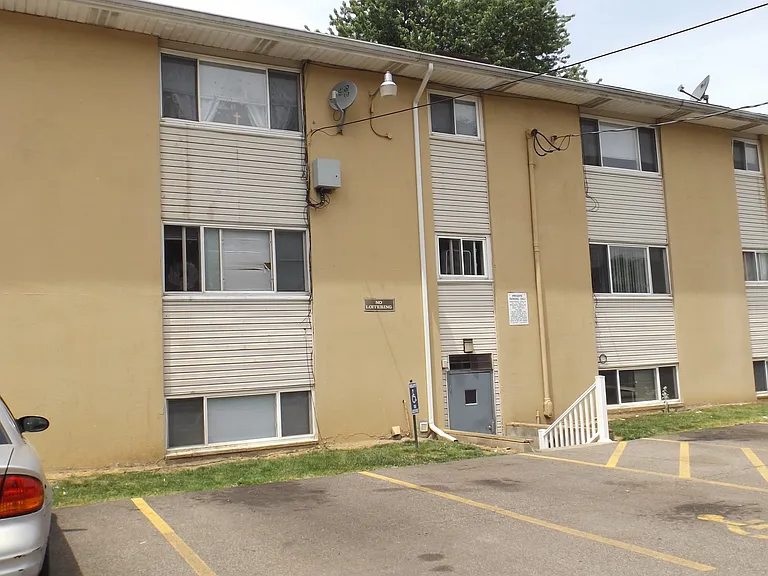 841 Silver Meadows Blvd — Photo 2