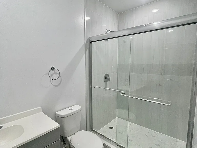 2127 S Marshall Blvd #B — Photo 8
