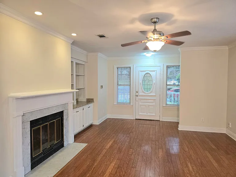 10017 Foxrun Rd — Photo 4