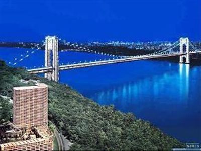 100 Old Palisade Rd APT 2502, Fort Lee, NJ, 07024