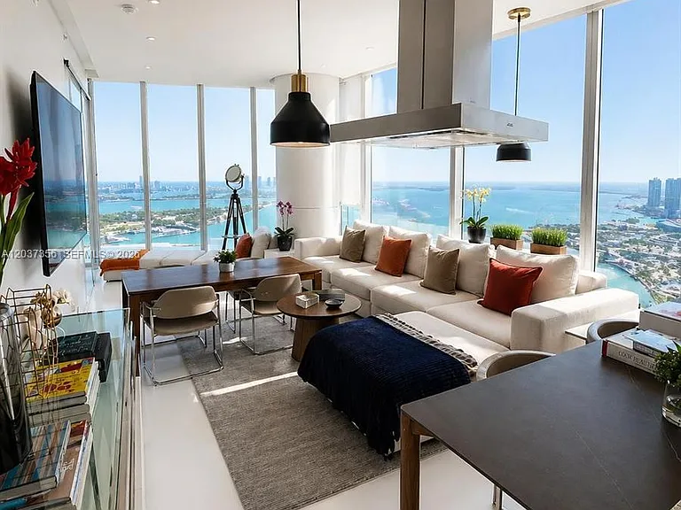 1100 Biscayne Blvd #4001 — Photo 6