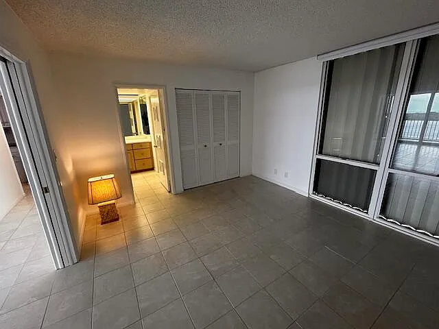 126 Lakeshore Dr #927 — Photo 9