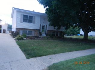 812 Park Dr, Byron, IL 61010