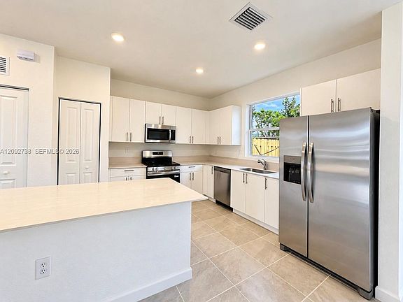 5th image of 243 SE 11th Ct #243