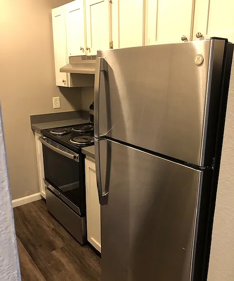 Emerald Place Apartments — Photo 19